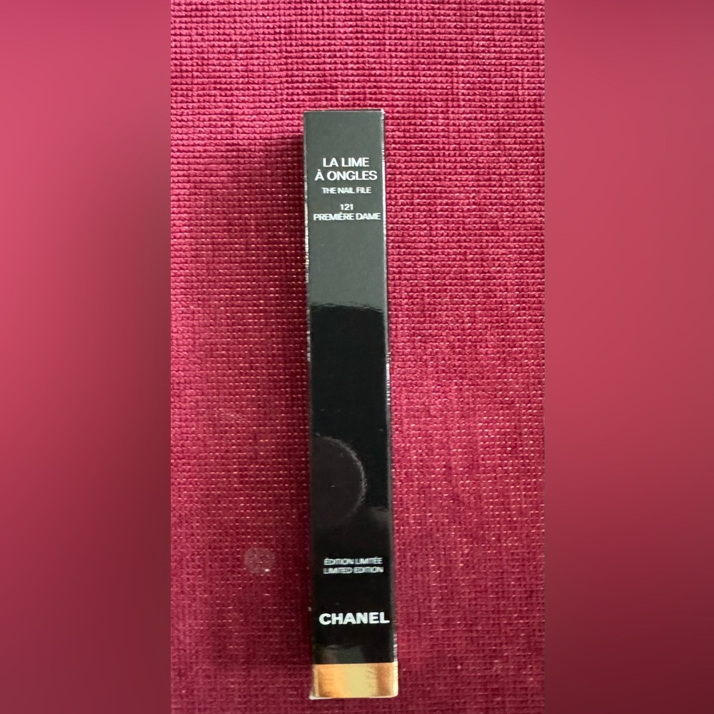 Chanel nail file in Premiere Dame